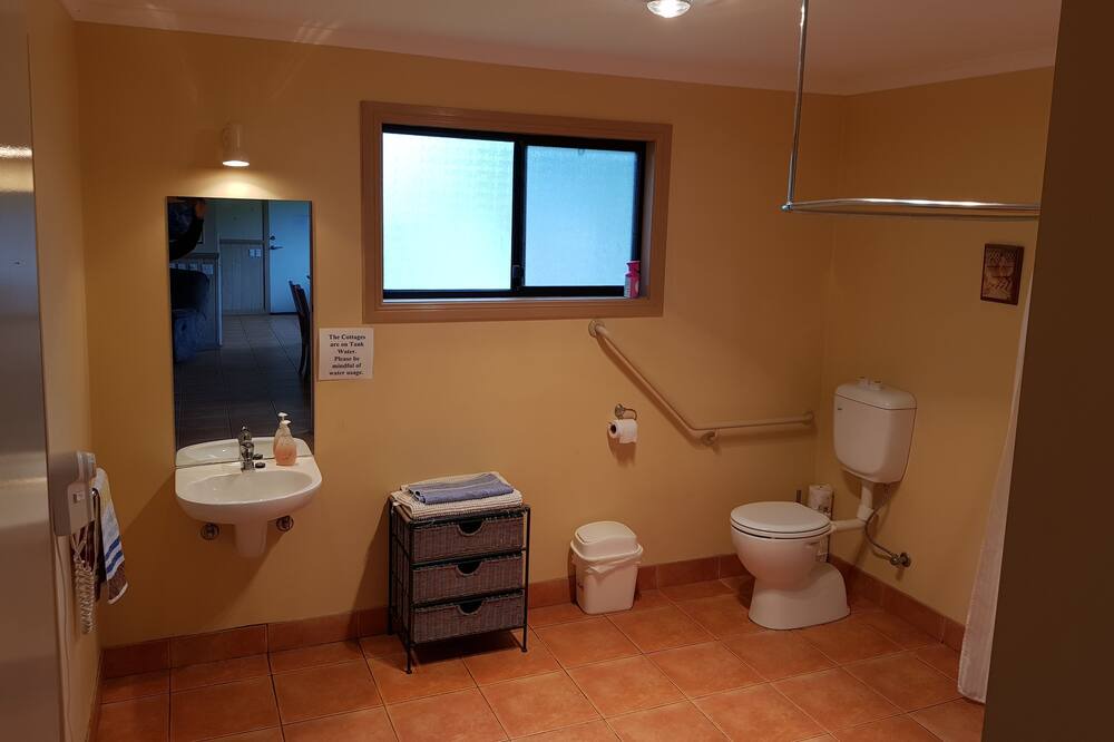 Photo of Bathroom in Ventnor