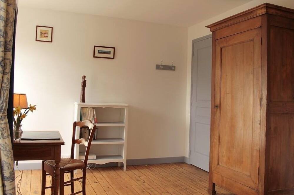 Photo of Bathroom in Saint-Coulomb