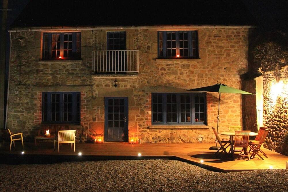 Photo of Outdoor in Saint-Coulomb