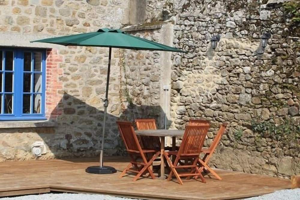 Photo of Patio Balcony in Saint-Coulomb