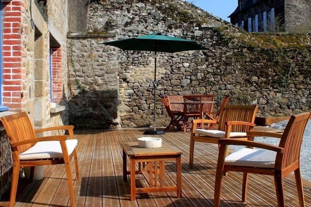 Photo of Patio Balcony in Saint-Coulomb