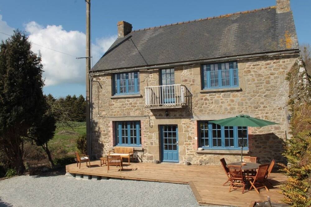 Photo of Outdoor in Saint-Coulomb