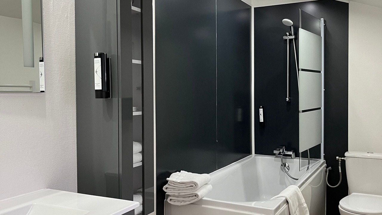 Photo of Bathroom in Chalons-en-Champagne