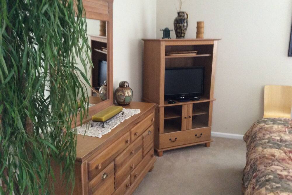 Photo of Bedroom in Windsor Palms
