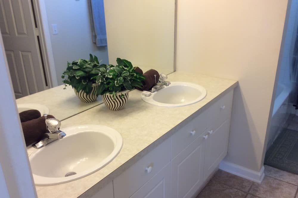 Photo of Bathroom in Windsor Palms