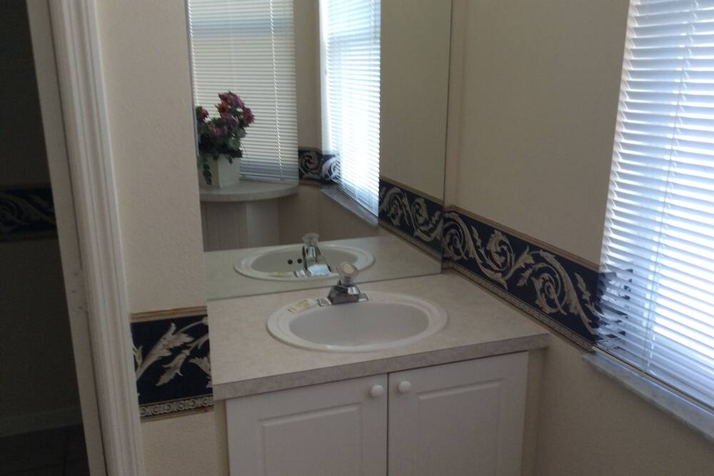 Photo of Bathroom in Windsor Palms