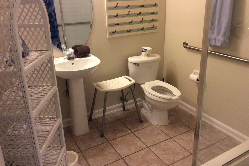 Photo of Bathroom in Windsor Palms