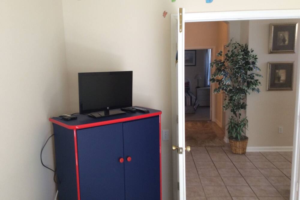 Photo of Bedroom in Windsor Palms