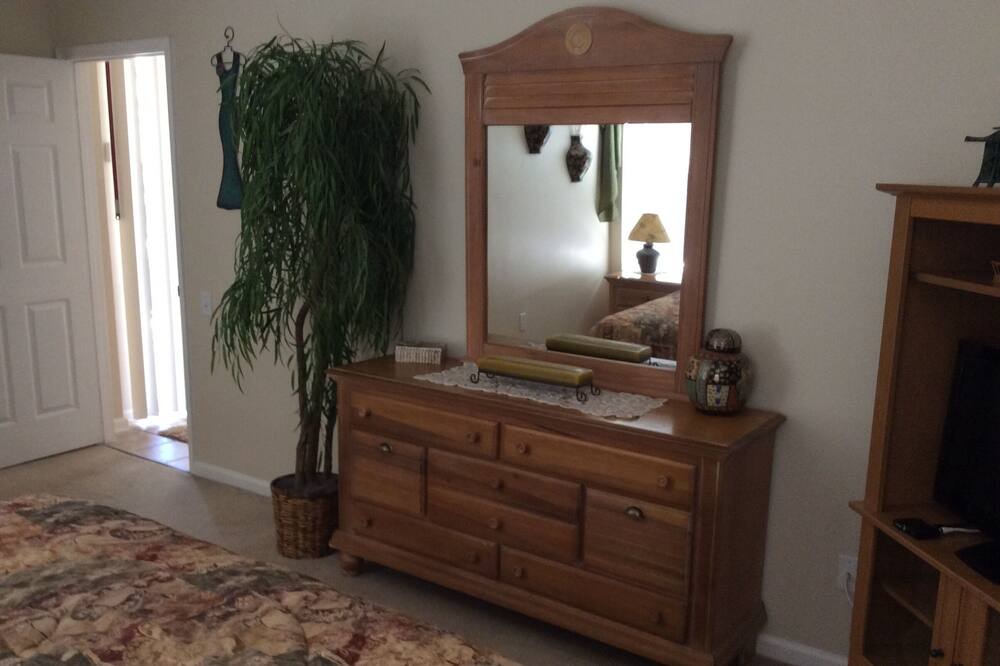 Photo of Bedroom in Windsor Palms