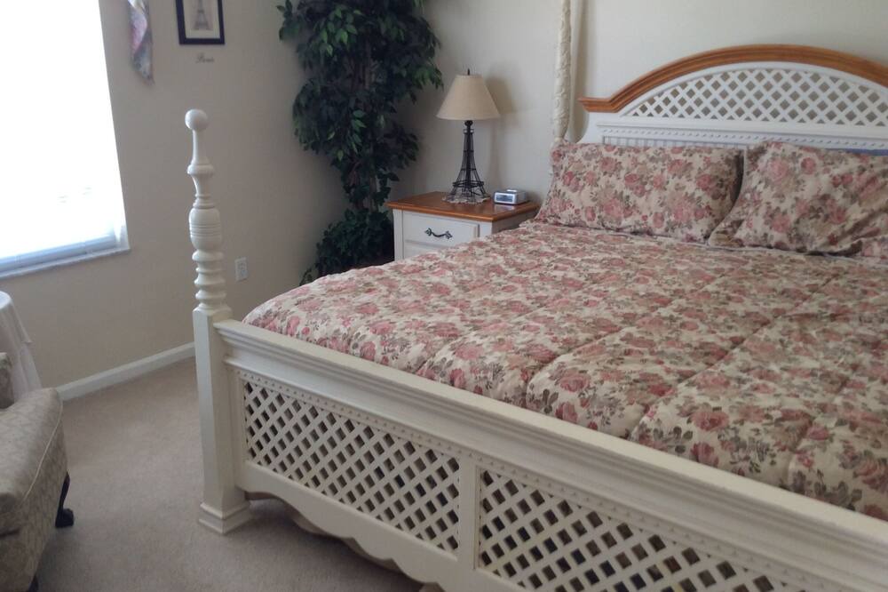 Photo of Bedroom in Windsor Palms