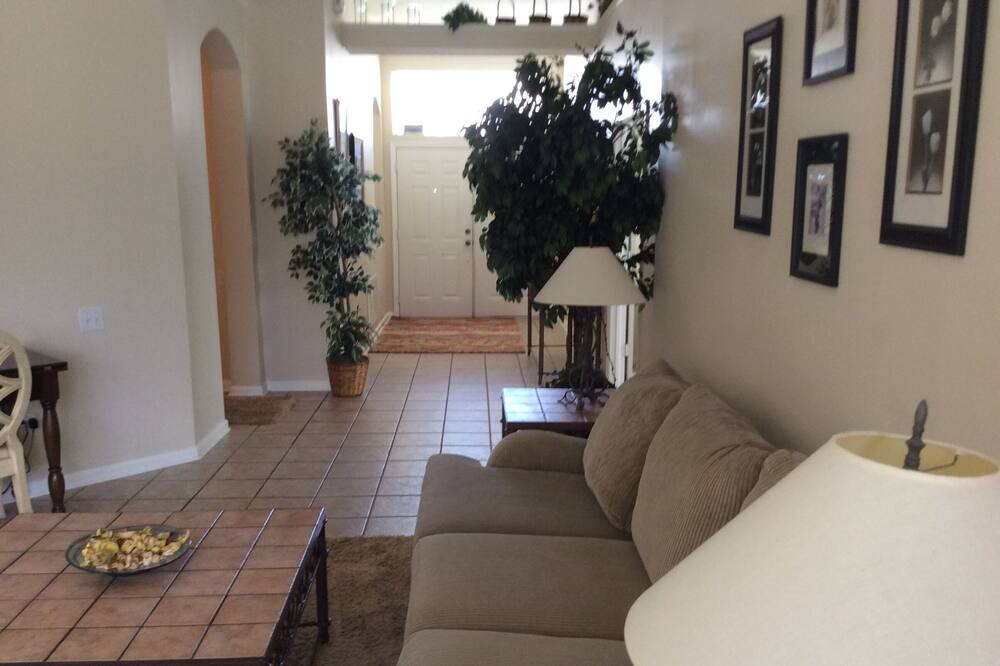 Photo of Livingroom in Windsor Palms