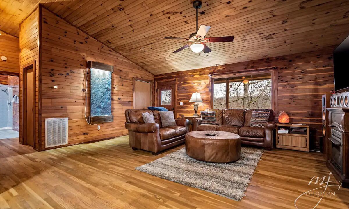 Photo of Livingroom in Compton