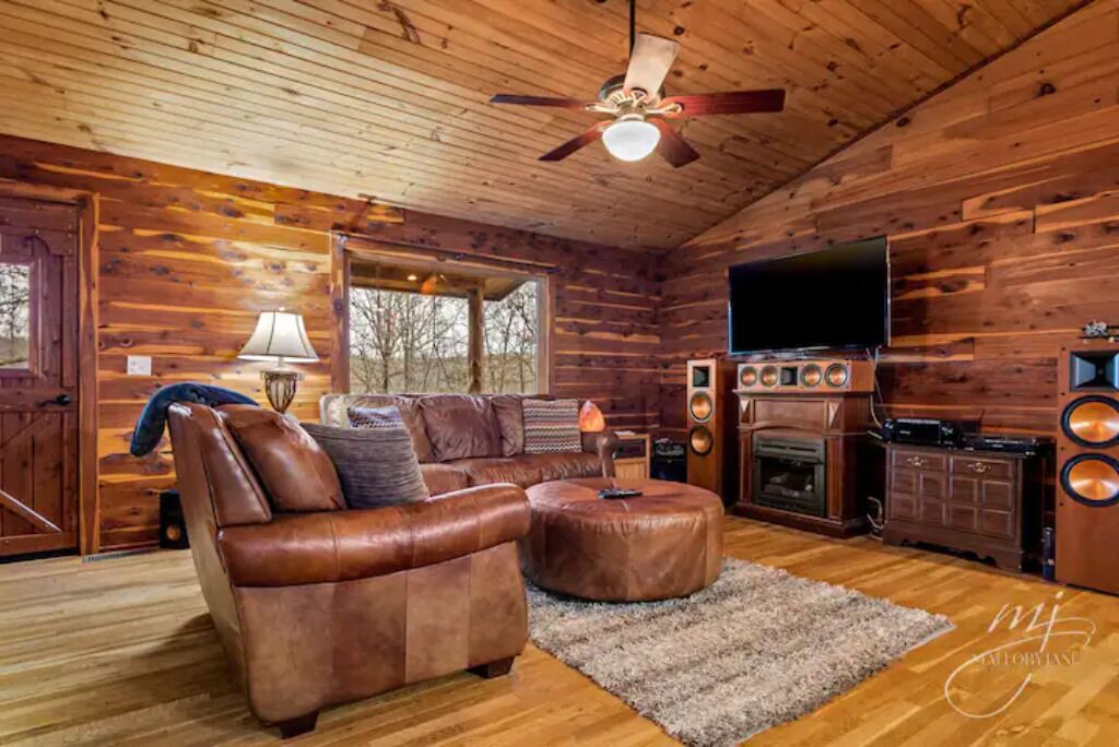 Photo of Livingroom in Compton