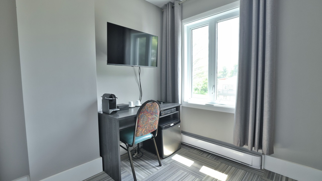 Photo of Bedroom in Saint-Gabriel-de-Valcartier