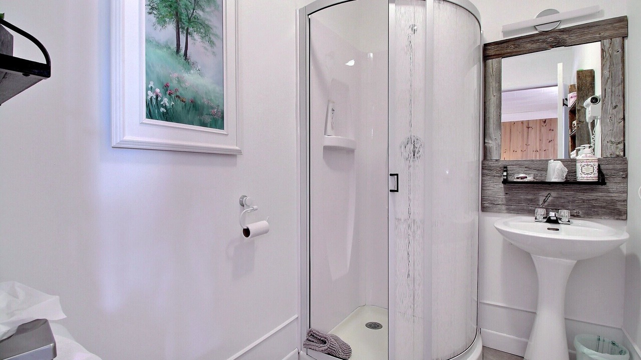 Photo of Bathroom in Normandin