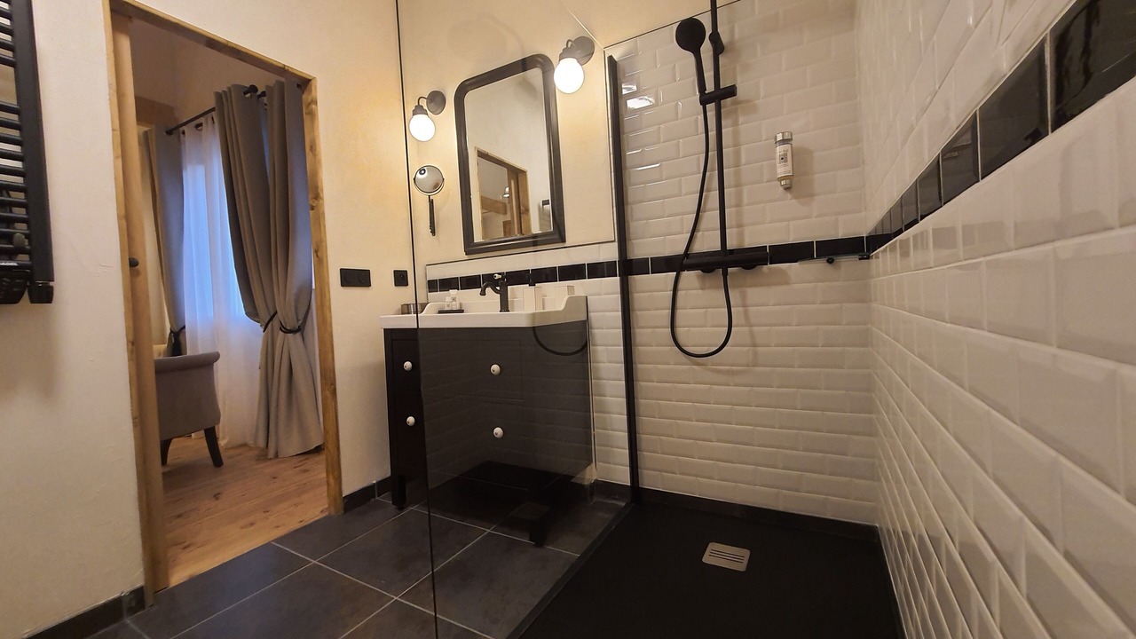 Photo of Bathroom in Labarthe-sur-Leze