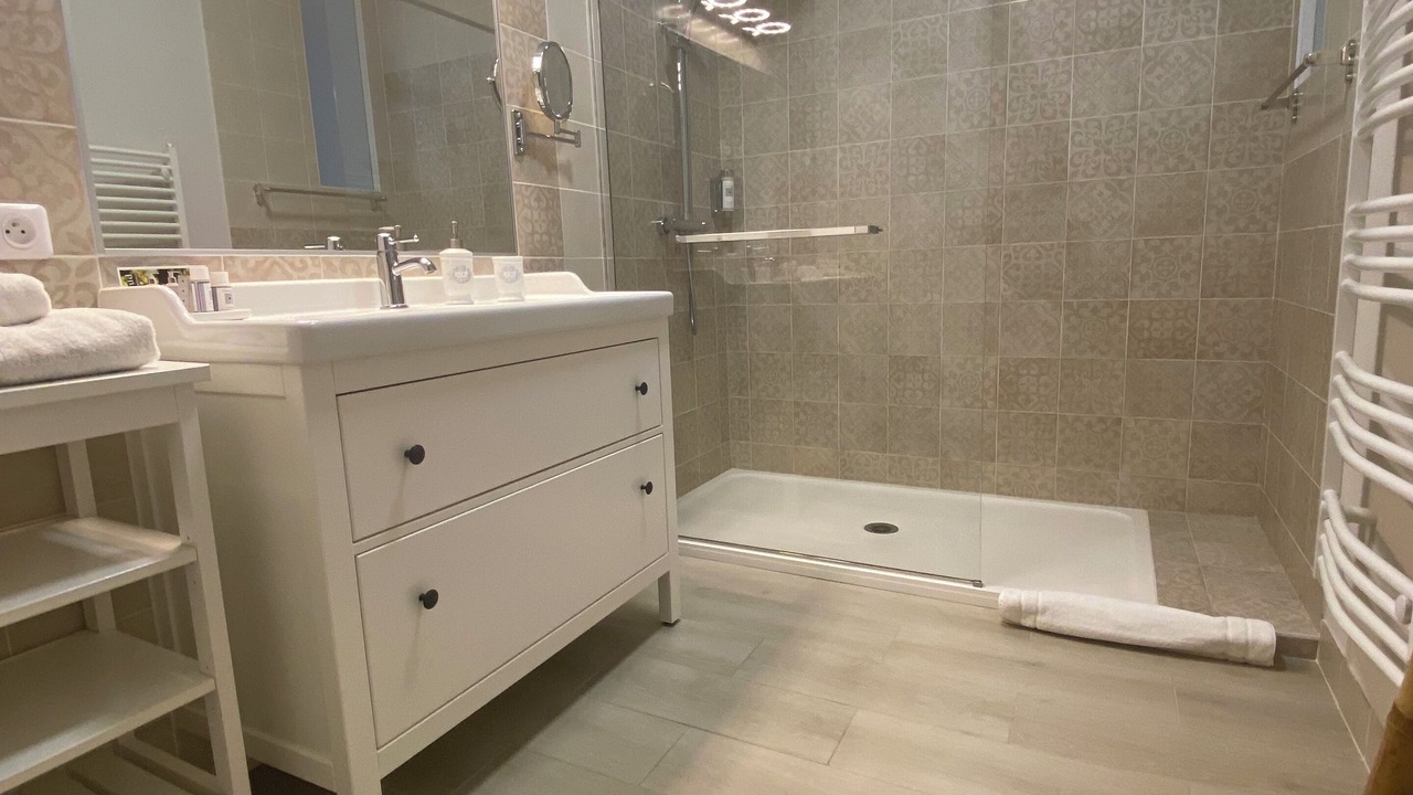 Photo of Bathroom in Labarthe-sur-Leze