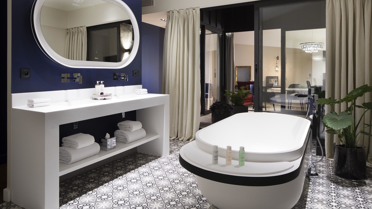 Photo of Bathroom in Bordeaux City Centre