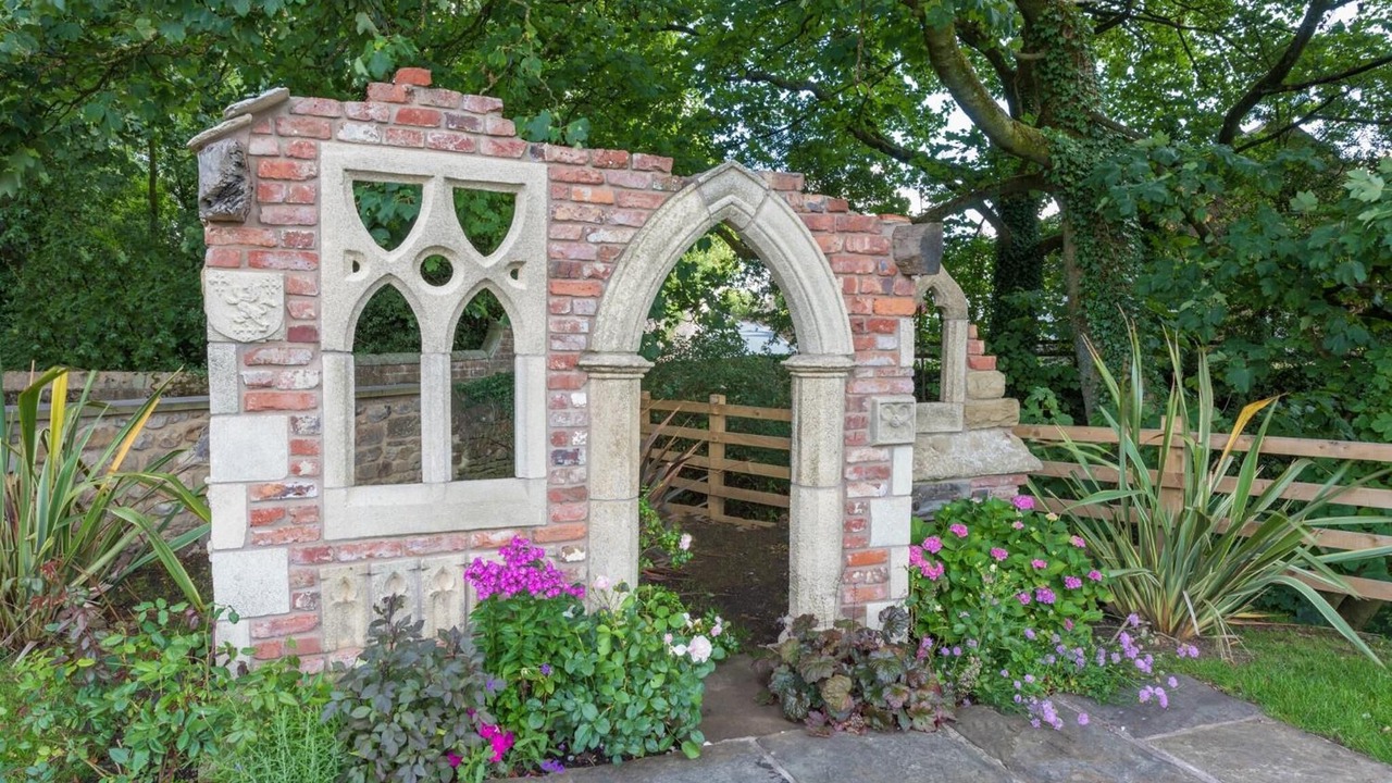 Photo of Outdoor in Fence