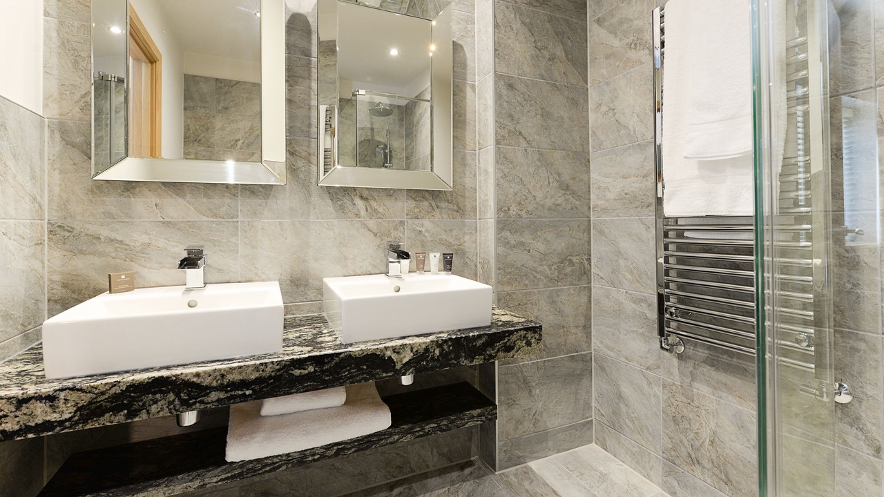 Photo of Bathroom in Fence