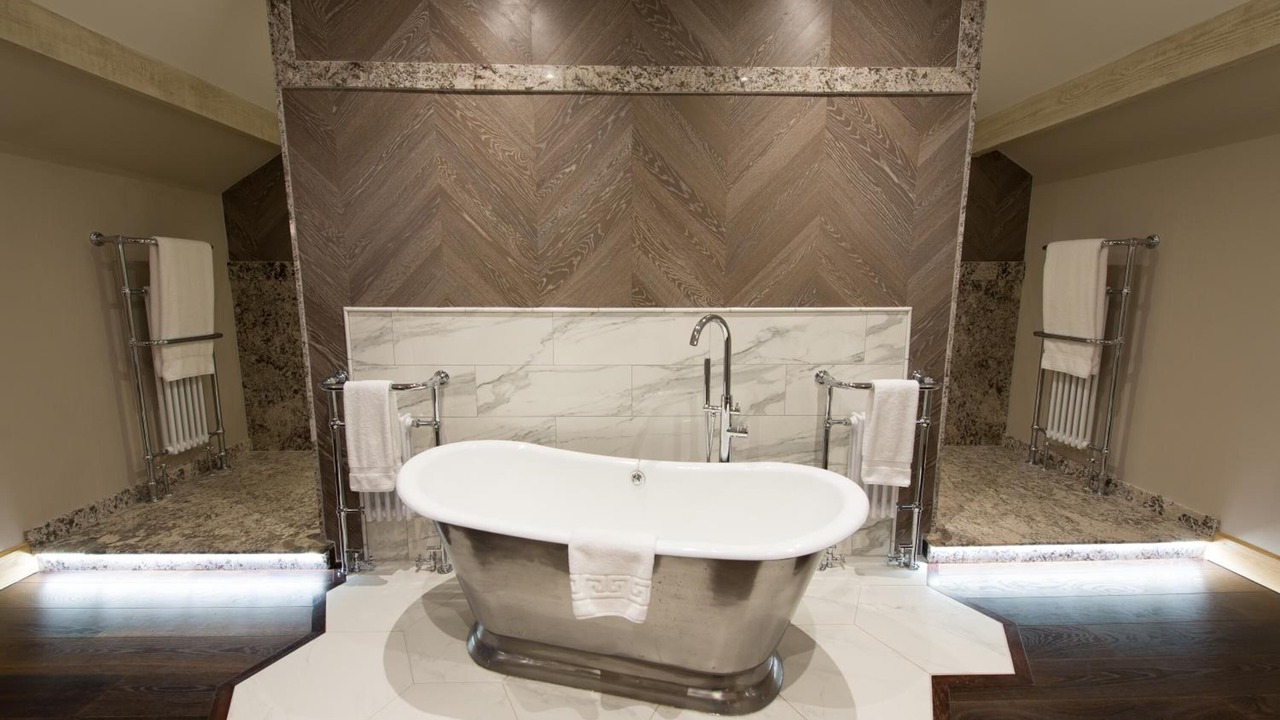 Photo of Bathroom in Fence