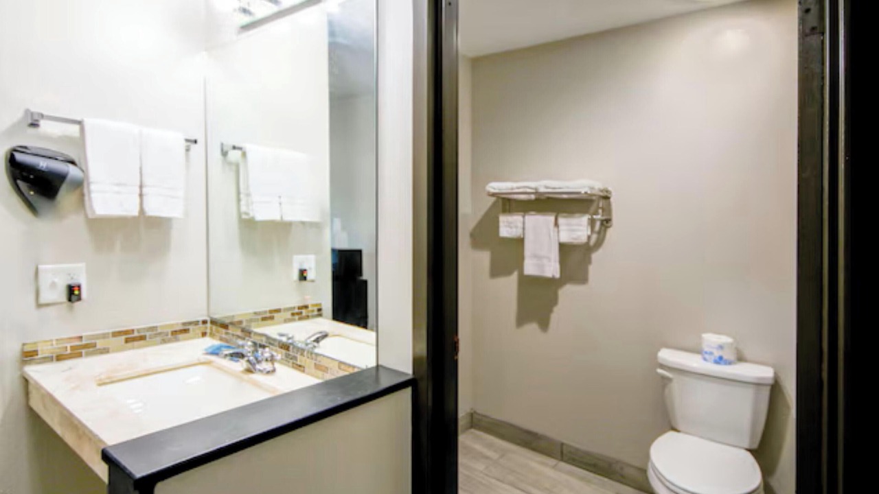 Photo of Bathroom in Glenwood