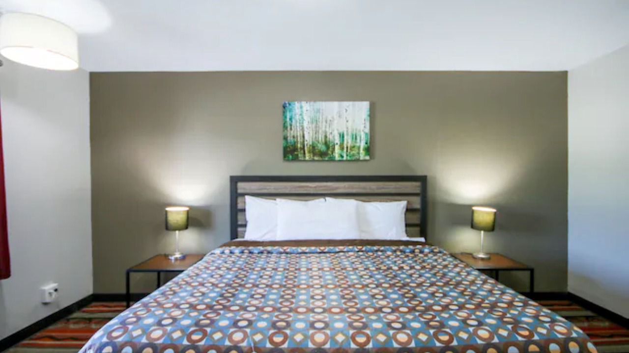 Photo of Bedroom in Glenwood