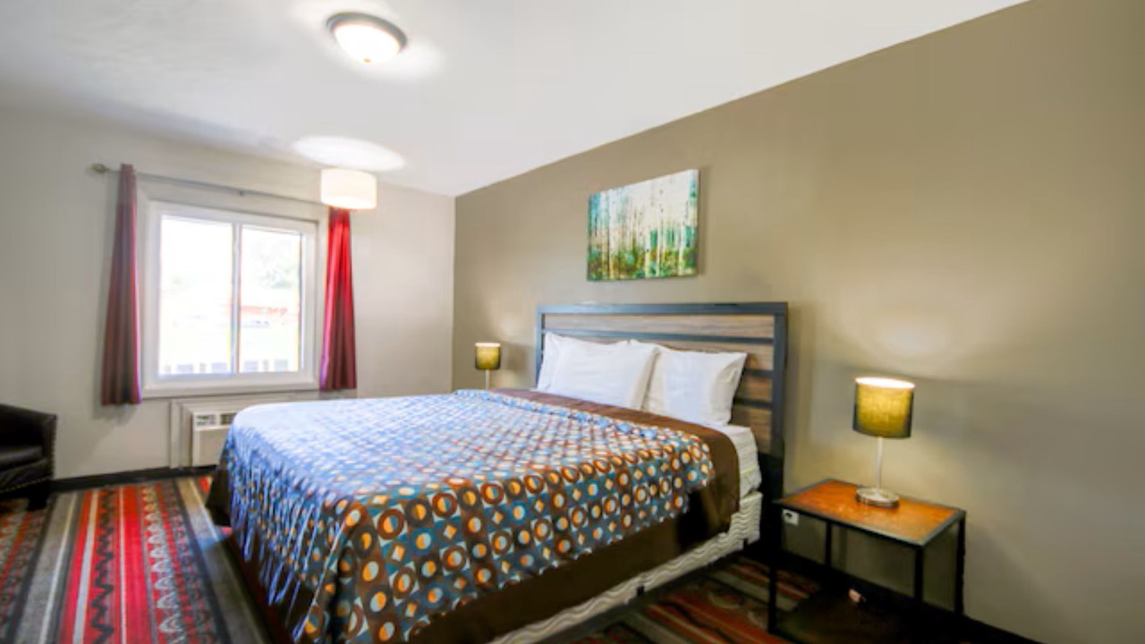 Photo of Bedroom in Glenwood