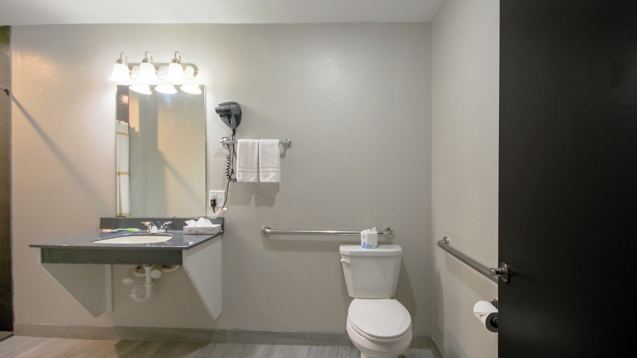 Photo of Bathroom in Glenwood