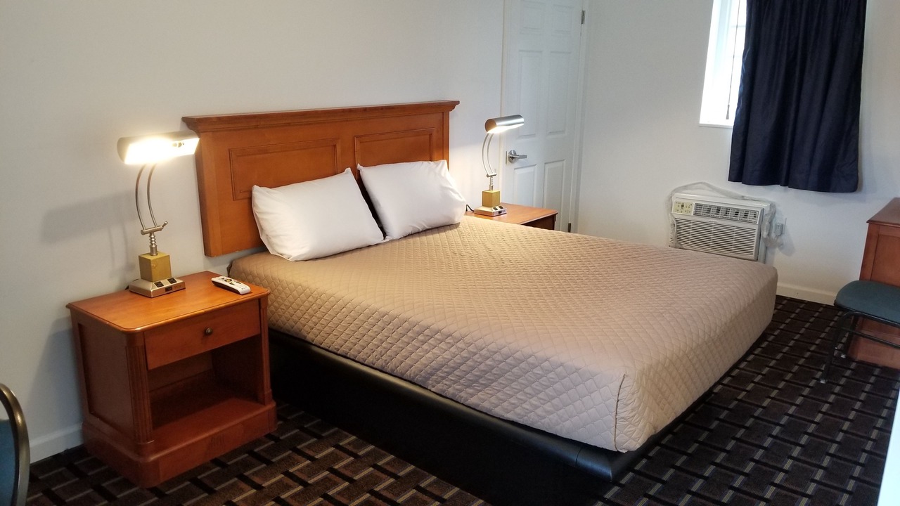 Photo of Bedroom in Breezewood