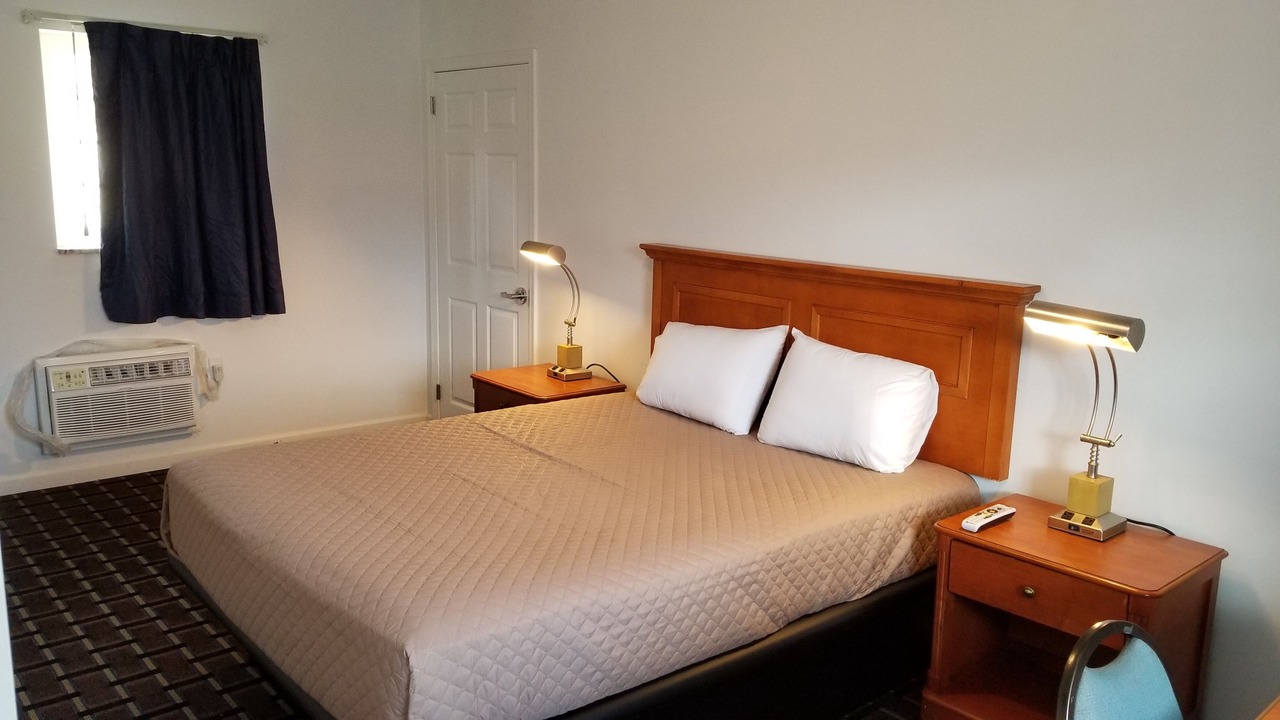 Photo of Bedroom in Breezewood