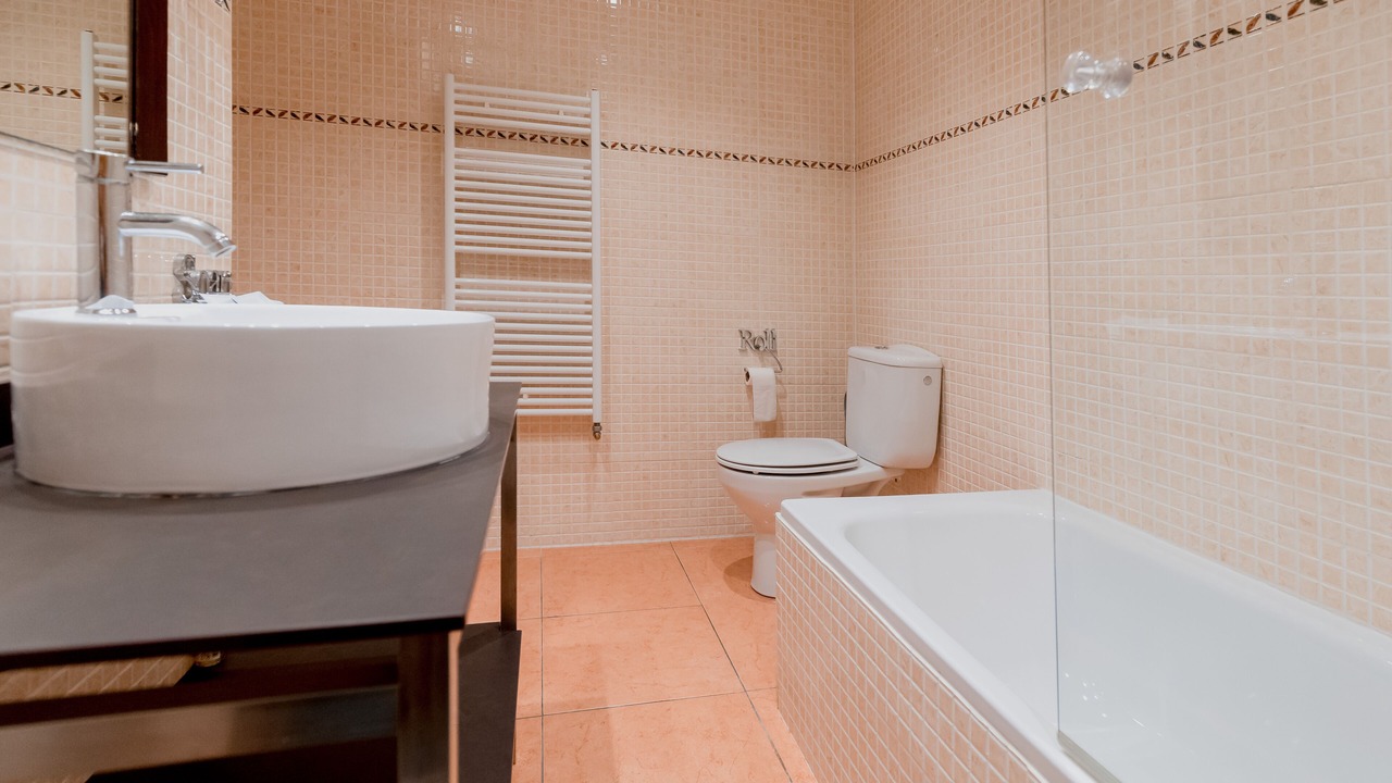 Photo of Bathroom in Arans