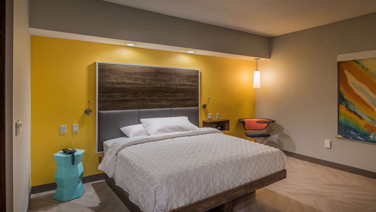 Photo of Bedroom in Garland