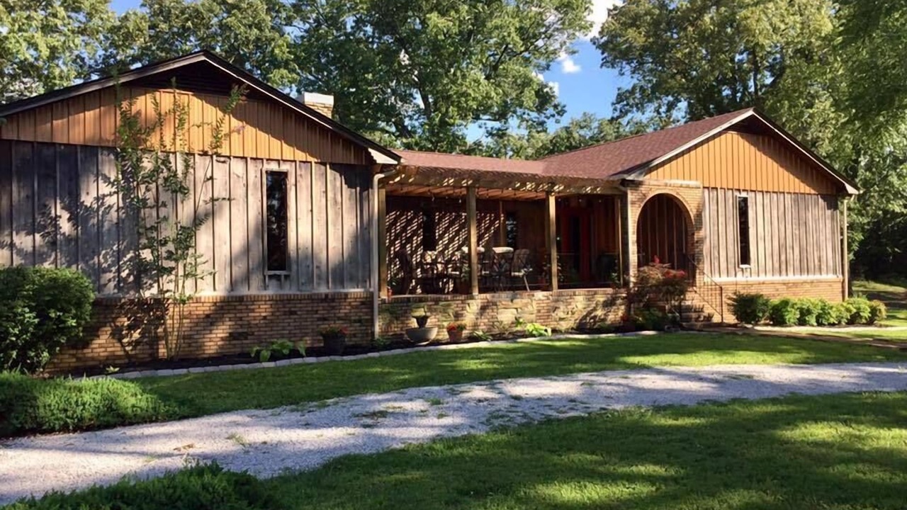 Photo of Buildings in Russellville