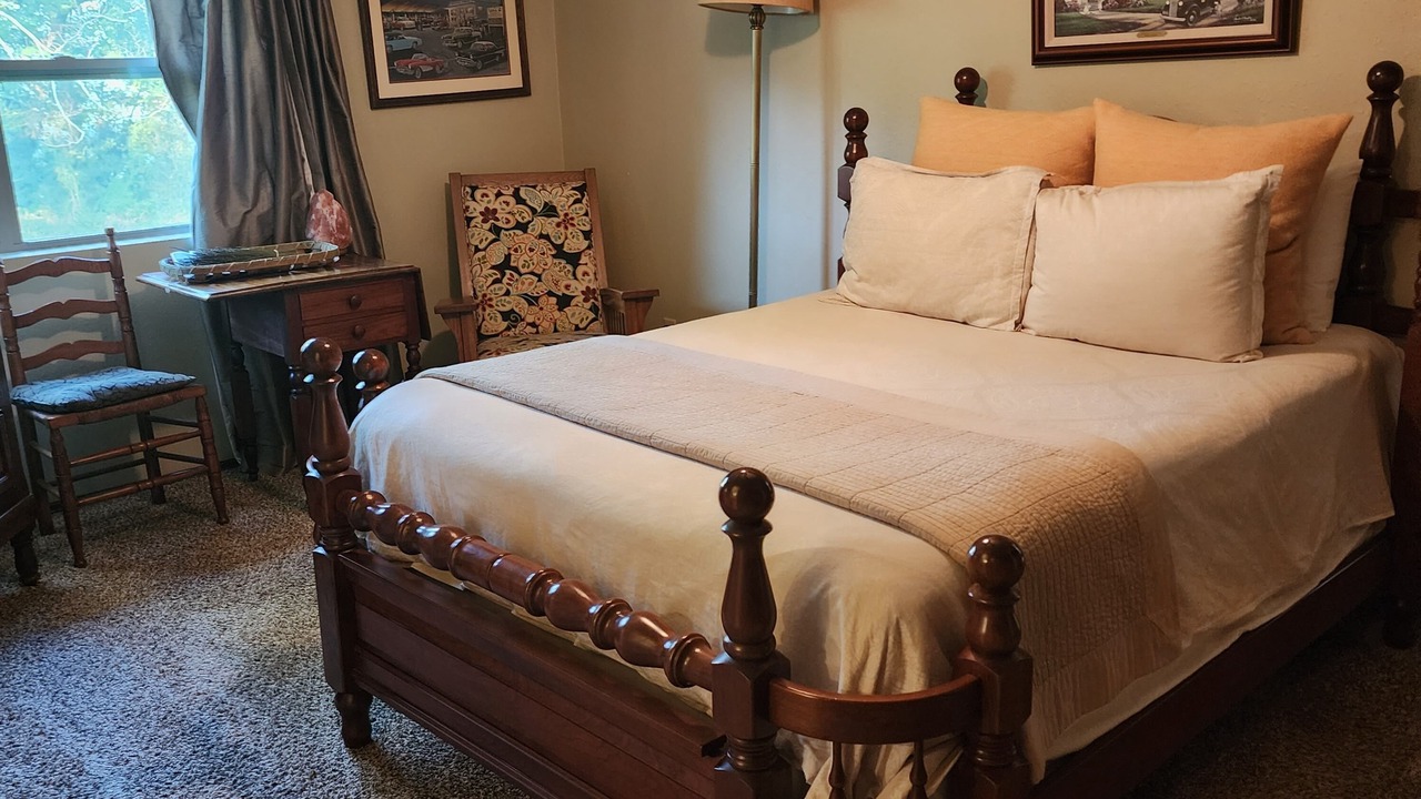 Photo of Bedroom in Russellville