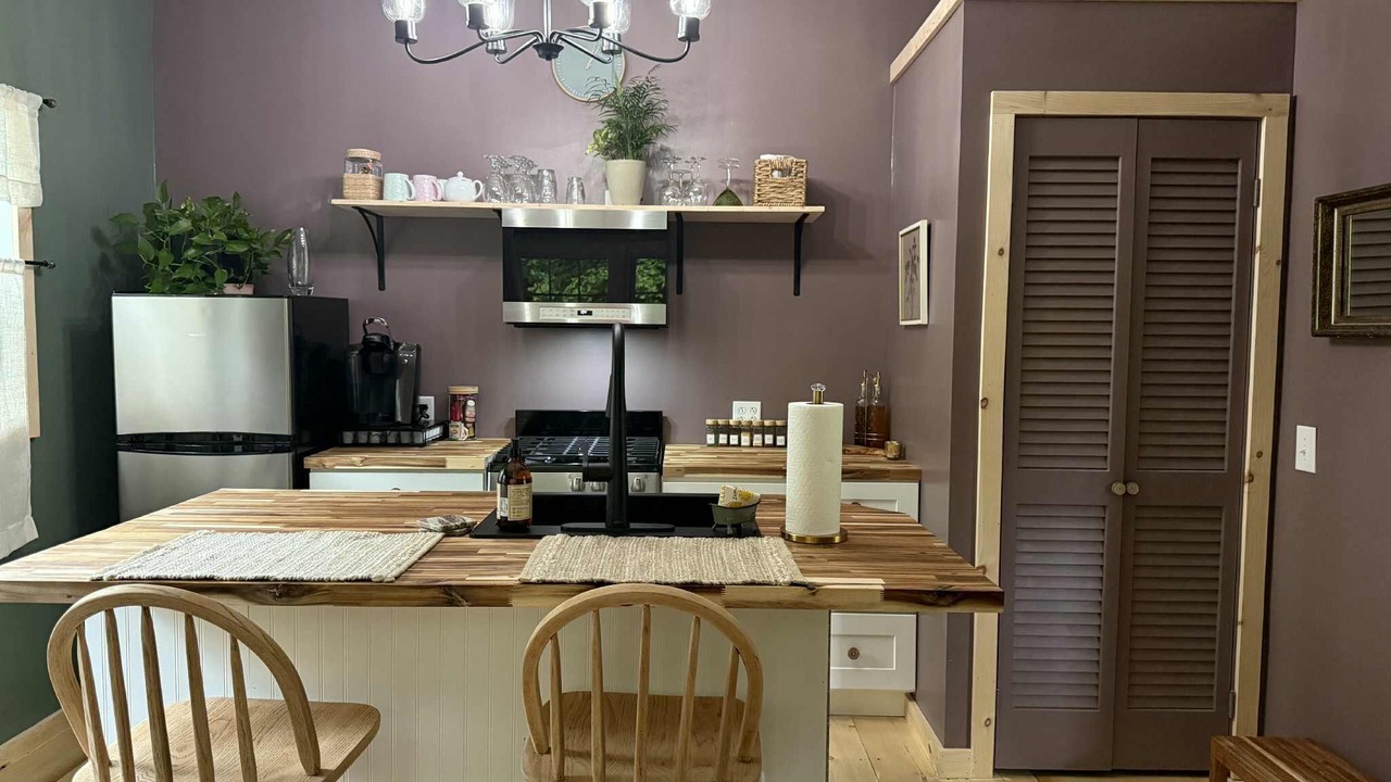 Photo of Kitchen in St. Albans Historic District