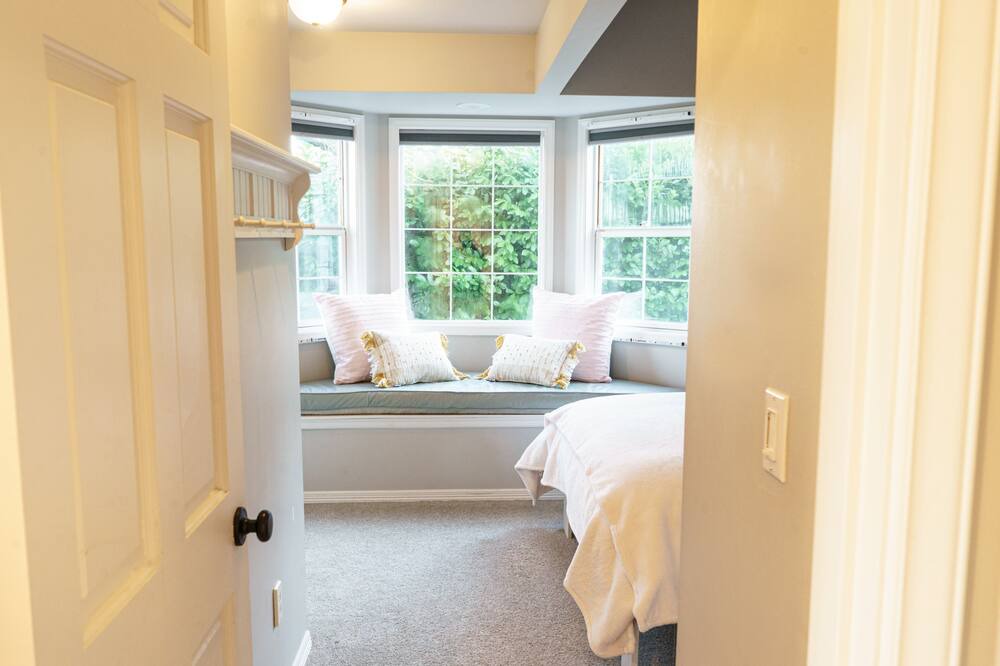 Photo of Bedroom in North Queen Anne