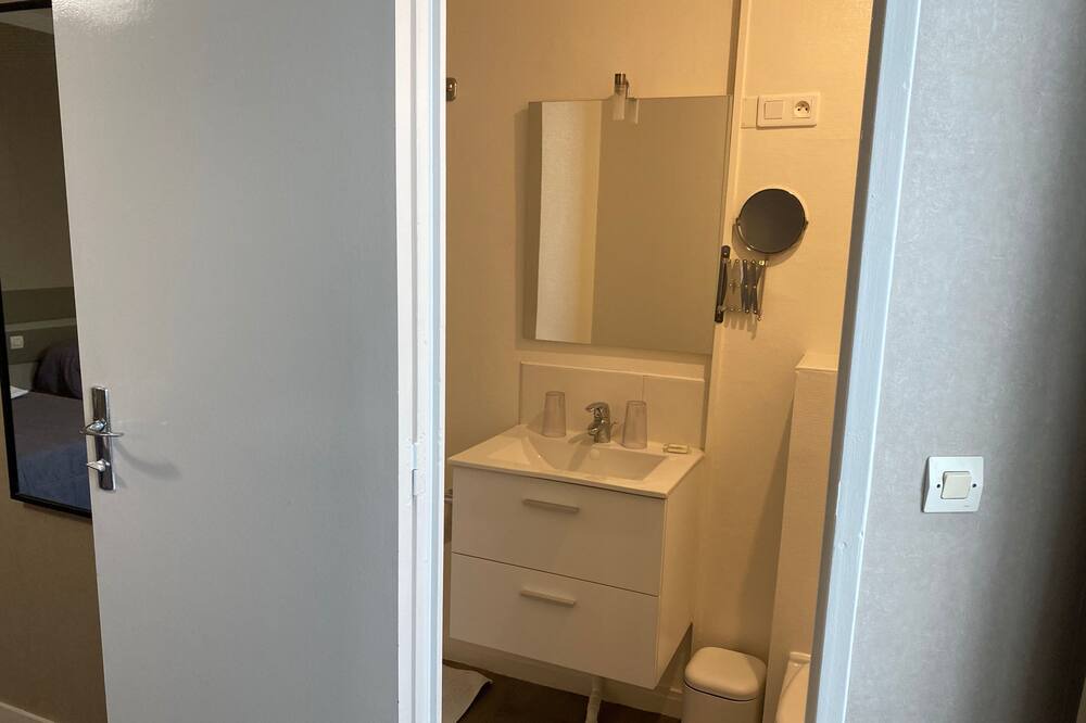 Photo of Bathroom in La Marne
