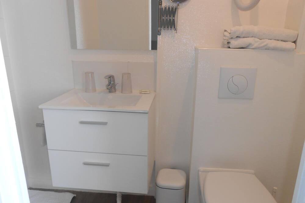 Photo of Bathroom in La Marne