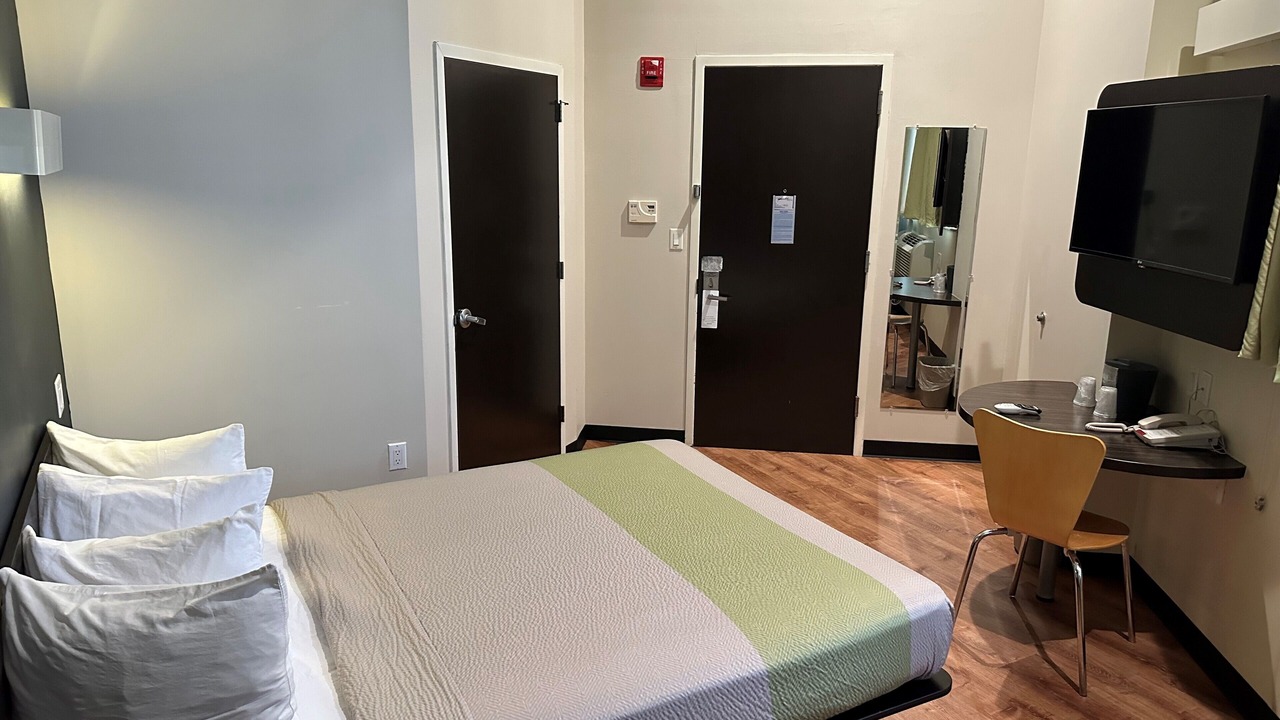 Photo of Bedroom in Hunters Point