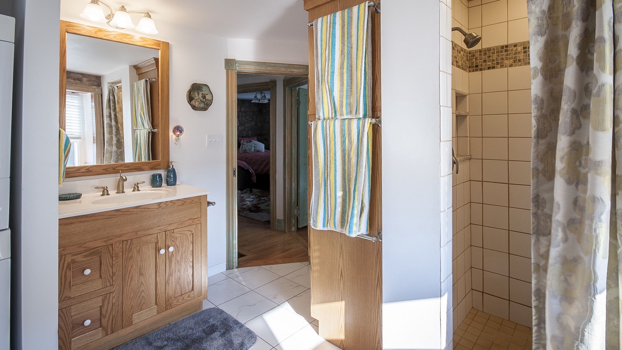 Photo of Bathroom in Reinholds