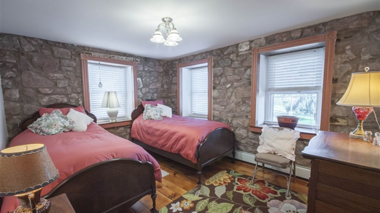 Photo of Others in Reinholds