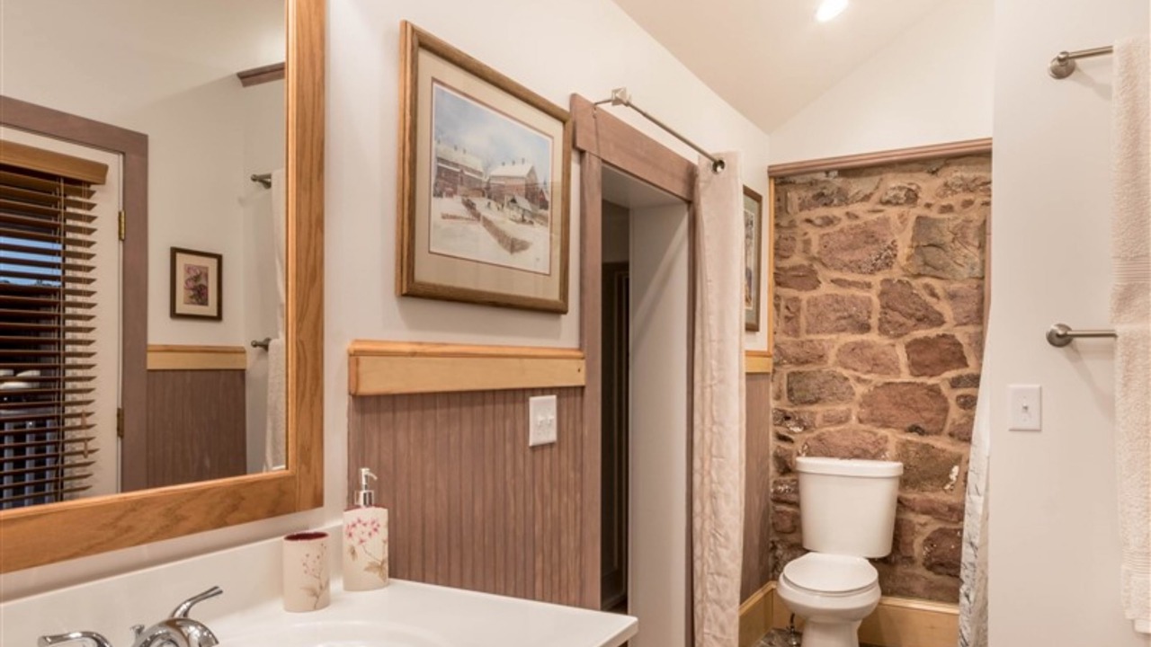 Photo of Others in Reinholds