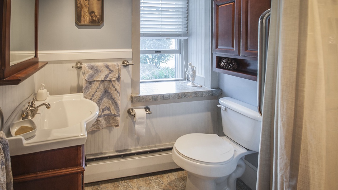 Photo of Bathroom in Reinholds