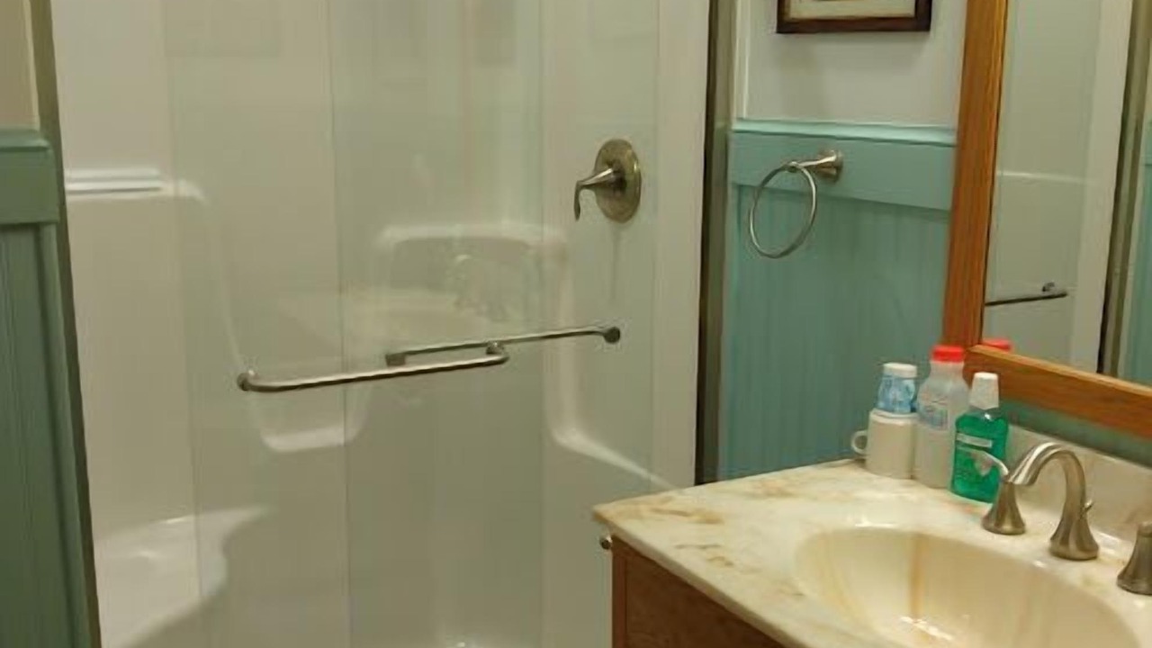 Photo of Bathroom in Reinholds