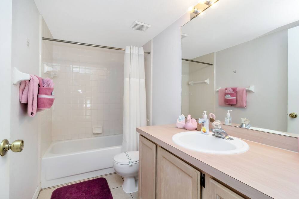 Photo of Bathroom in Lindfields