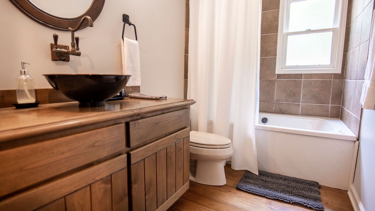 Photo of Bathroom in Hartwell