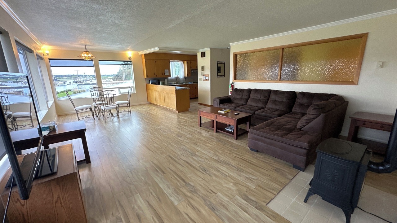 Photo of Others in Winchester Bay