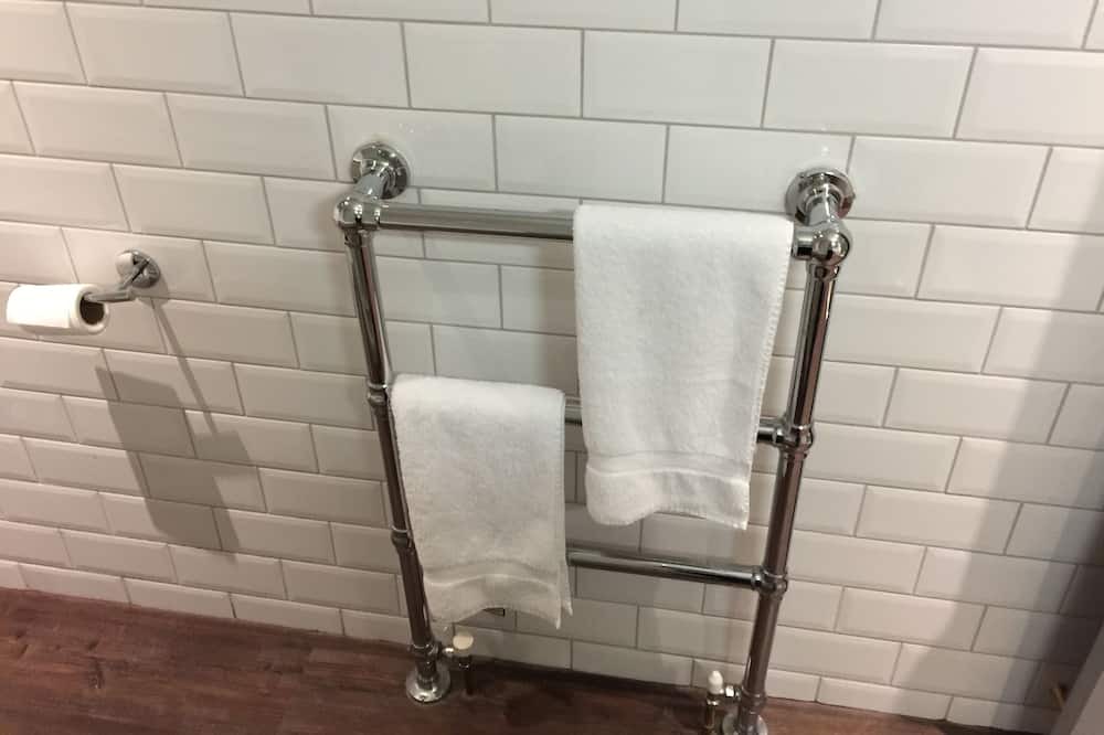 Photo of Bathroom in Chiddingstone Hoath