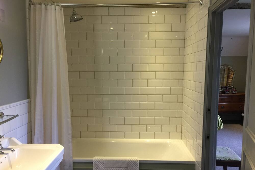 Photo of Bathroom in Chiddingstone Hoath